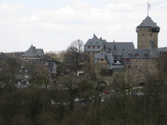 Mehr über den Artikel erfahren Wanderung bei Schloss Burg im Bergischen Land