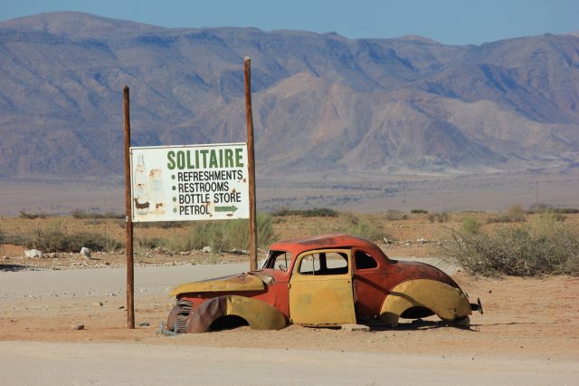 Mehr über den Artikel erfahren Namibia Tag 9: Fahrt von Solitaire über zwei Pässe bis nach Swakopmund