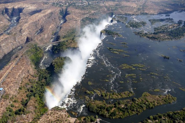 Mehr über den Artikel erfahren Namibia Tag 18-20: Die Victoria Falls in Simbabwe