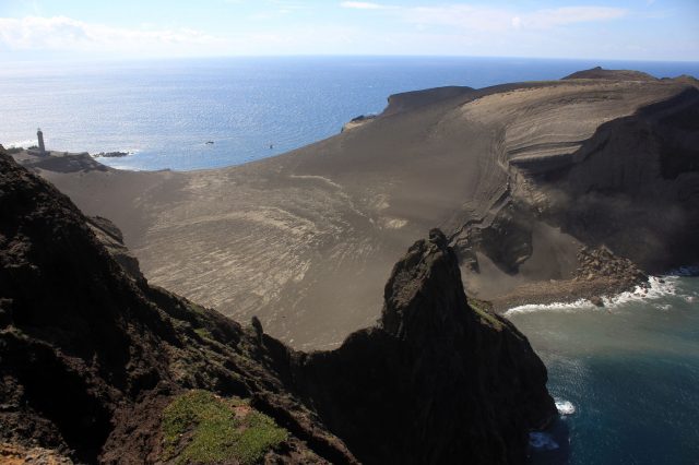 Mehr über den Artikel erfahren Azoren Tag 7: Ankunft auf Faial