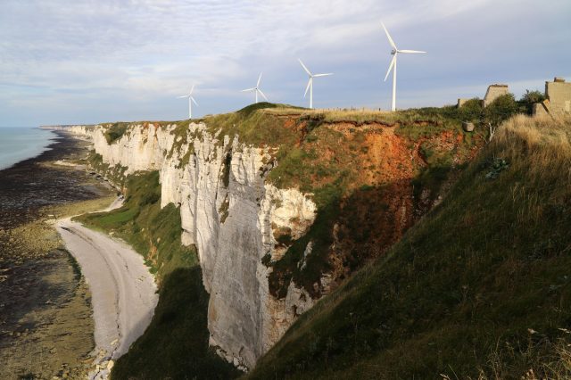 Mehr über den Artikel erfahren Bretagne Tag 1: Anreise über Fécamp in der Normandie