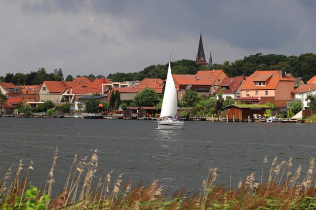 Mehr über den Artikel erfahren Ostsee Rundreise Tag 3: Malchow und Plau am See