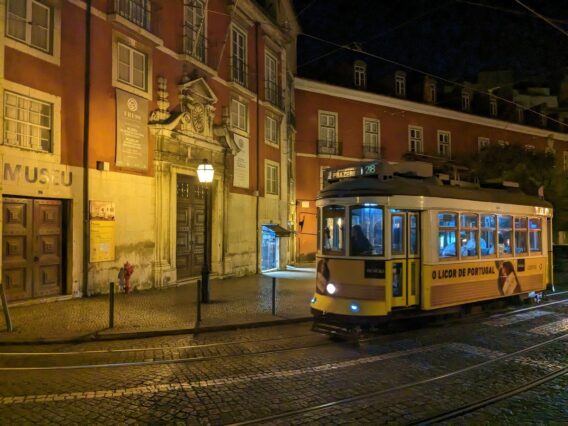 Mehr über den Artikel erfahren Lissabon Tag 6: Mit der Straßenbahn durch die Altstadt