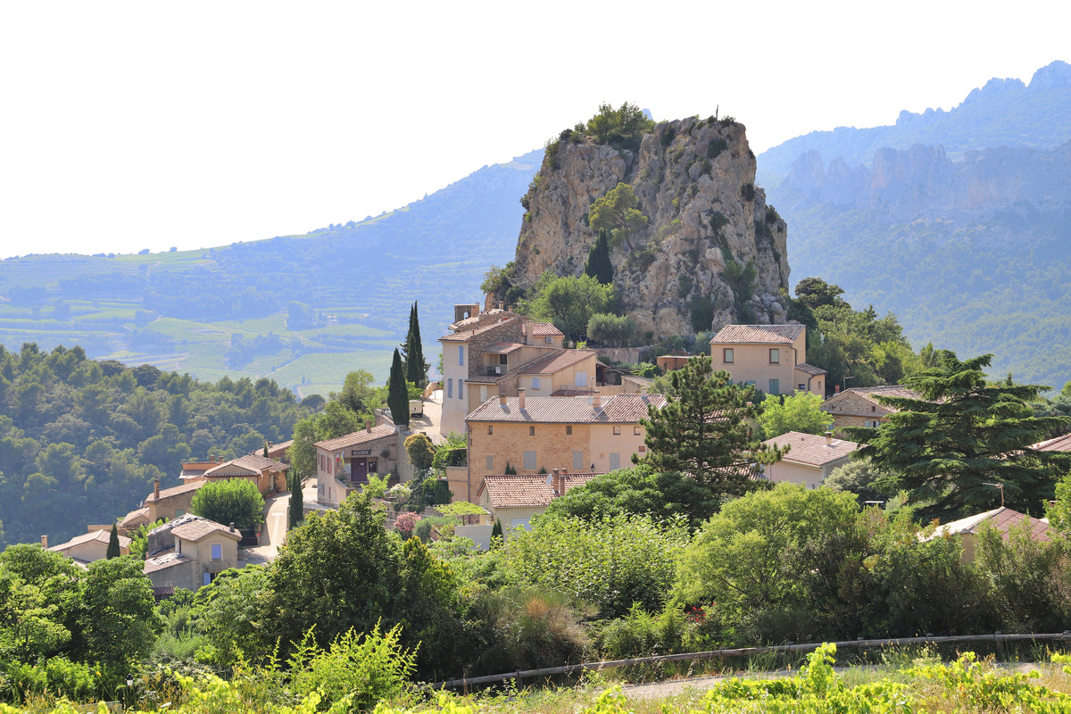 Mehr über den Artikel erfahren Provence und Côte d’Azur Tag 3: Rundfahrt entlang der Dentelles