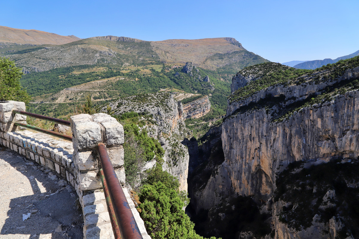 Mehr über den Artikel erfahren Provence und Côte d’Azur Tag 7: Die Route des Crêtes