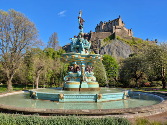 Mehr über den Artikel erfahren Schottland Tag 1: Reiseroute und Ankunft in Edinburgh