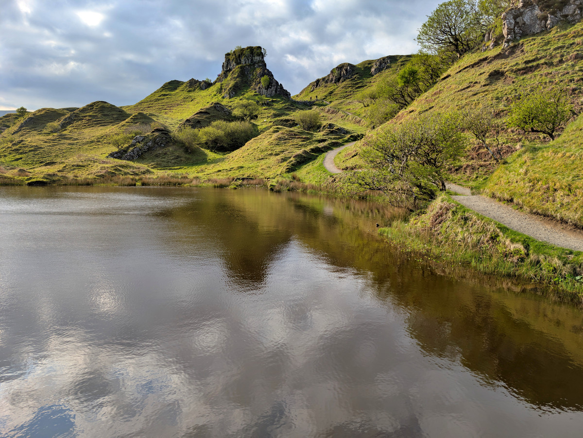 Mehr über den Artikel erfahren Schottland Tag 12: Fairy Glen und Dunvegan Castle